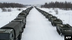 Российская военная техника перед отправкой в Казахстан. Аэропорт Иваново, 6 января 2022.