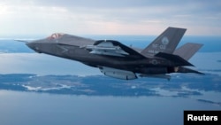 Истребитель-бомбардировщик пятого поколения Lockheed Martin F-35B 