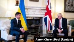 Премьер-министр Великобритании Борис Джонсон и президент Украины Владимир Зеленский. Лондон, 8 октября 2020.