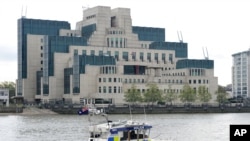 Штаб-квартира MI6 на берегу Темзы в Лондоне. 